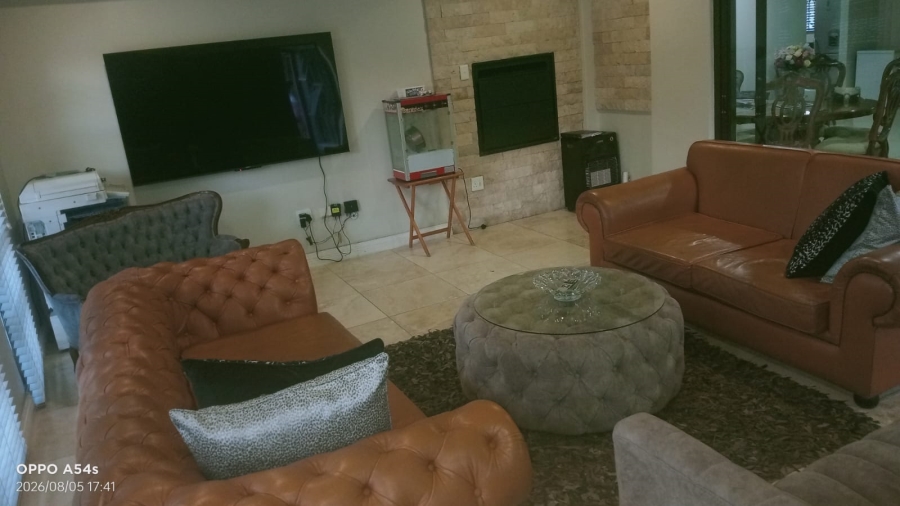 To Let 4 Bedroom Property for Rent in Fleurdal Free State